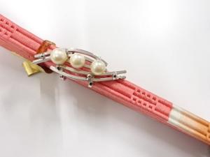未使用品　パール帯留め・正絹手組帯締めセット